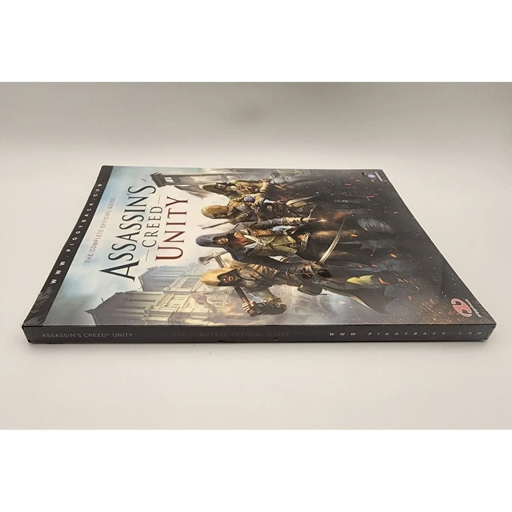 Assassin's Creed Unity Complete Official Strategy Guide W/Map and Poster‎ Sealed